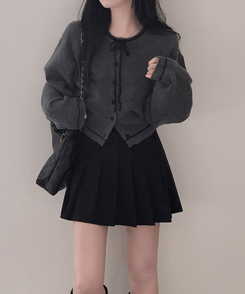 카누 폭닥 리본 배색 아방핏 세미크롭 라운드 니트 가디건 차콜