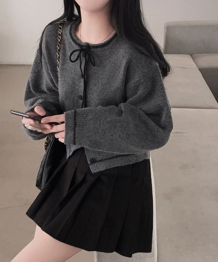 카누 폭닥 리본 배색 아방핏 세미크롭 라운드 니트 가디건 차콜