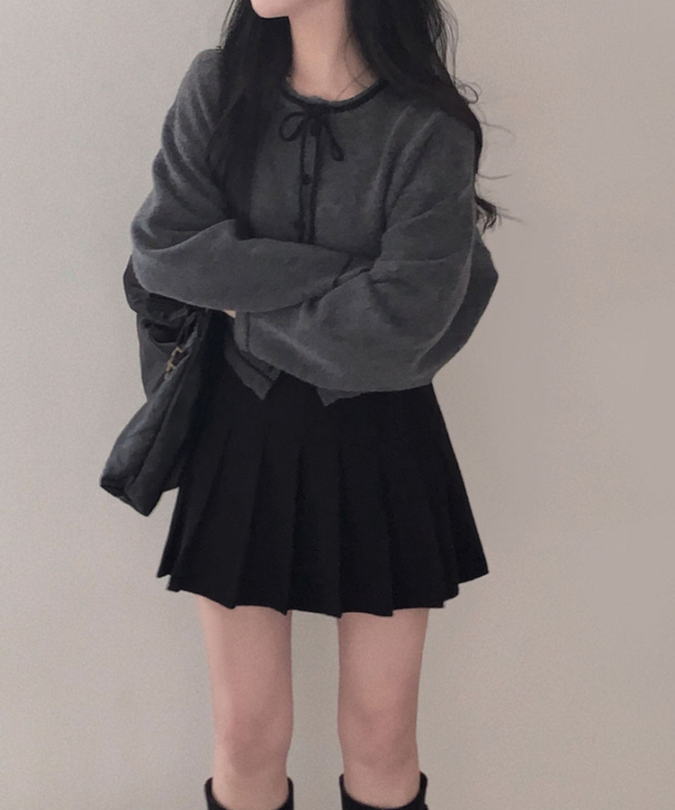 카누 폭닥 리본 배색 아방핏 세미크롭 라운드 니트 가디건 차콜