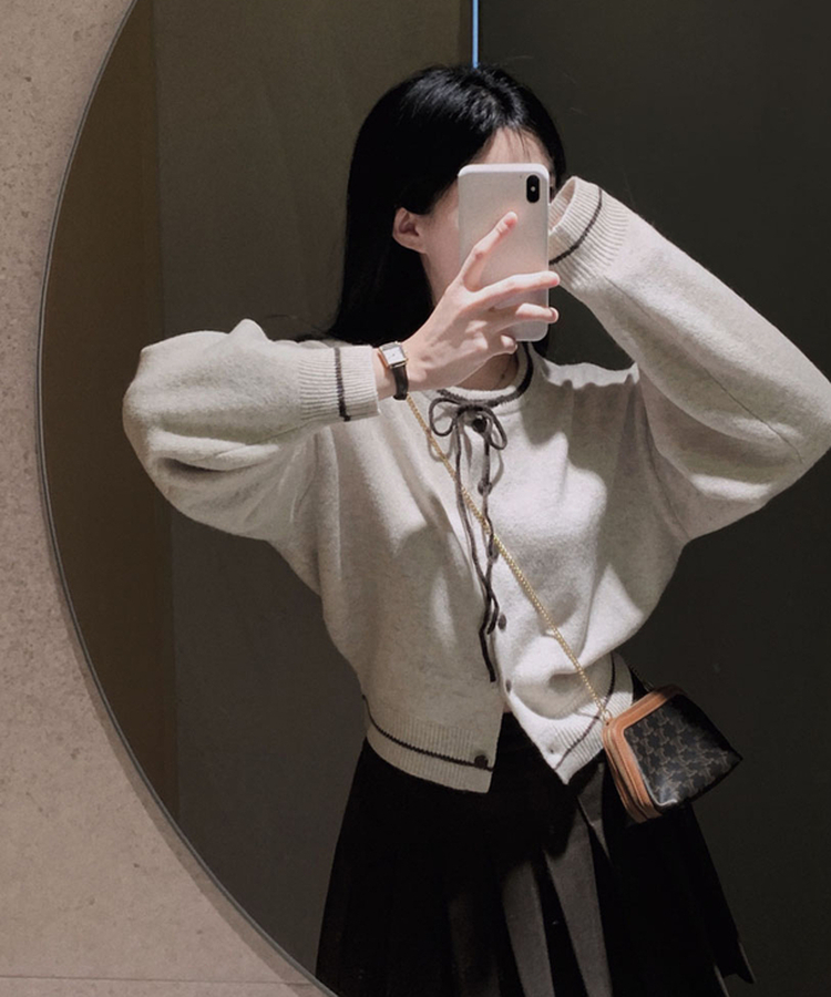 카누 폭닥 리본 배색 아방핏 세미크롭 라운드 니트 가디건 오트밀