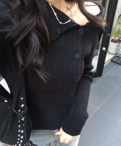 オフショルダーボタンリブニット BLACK