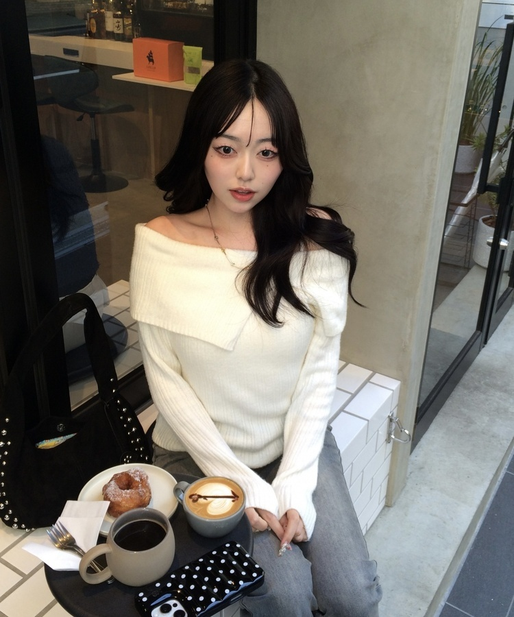 オフショルダーニットトップス IVORY