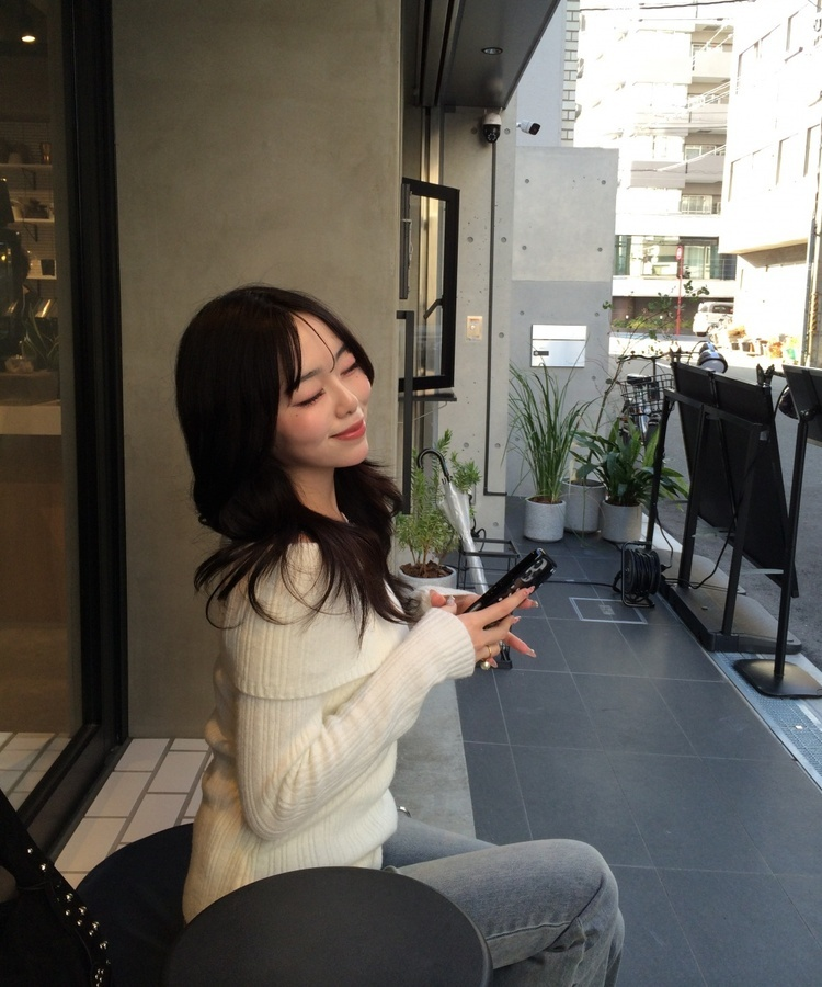 オフショルダーニットトップス IVORY