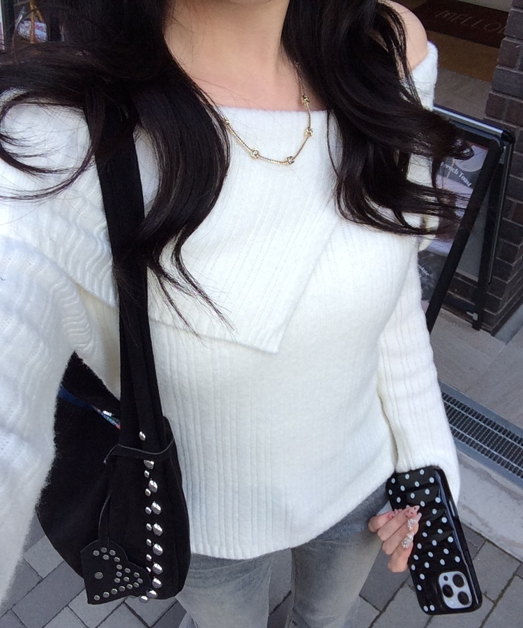 オフショルダーニットトップス IVORY