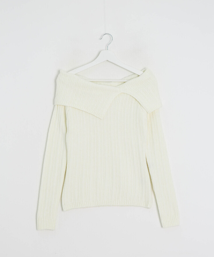 オフショルダーニットトップス