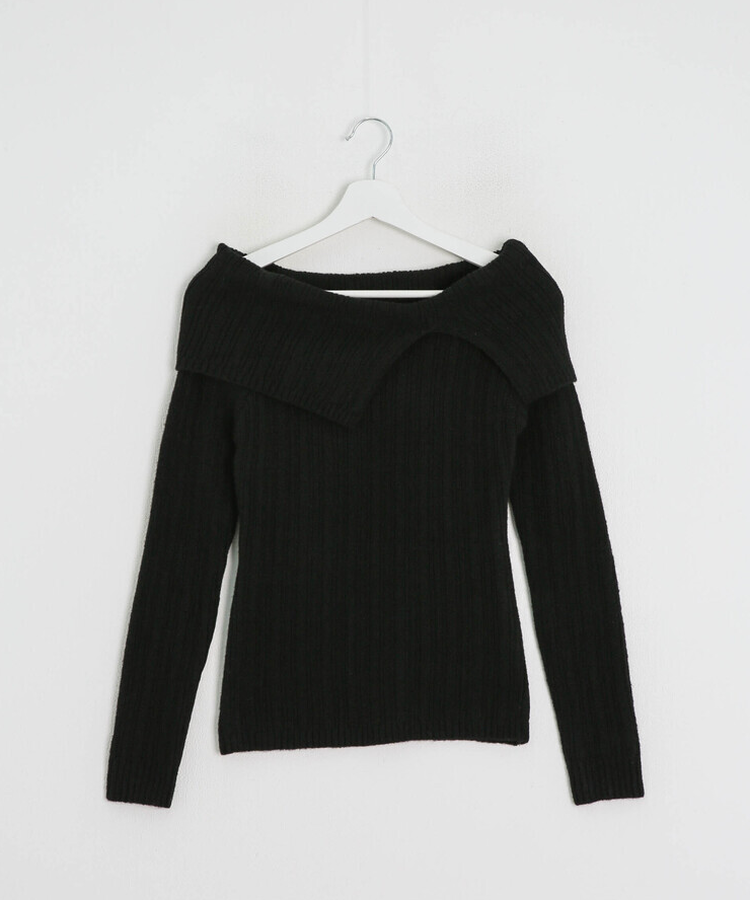 オフショルダーニットトップス