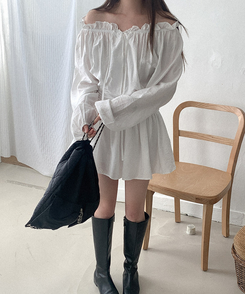 フリルシャーリングミニワンピース IVORY