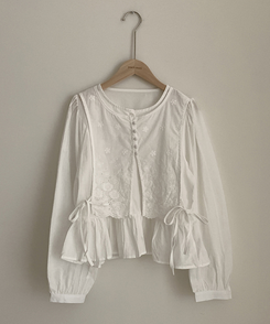 フラワー刺繍レイヤードパンチングフリルブラウス