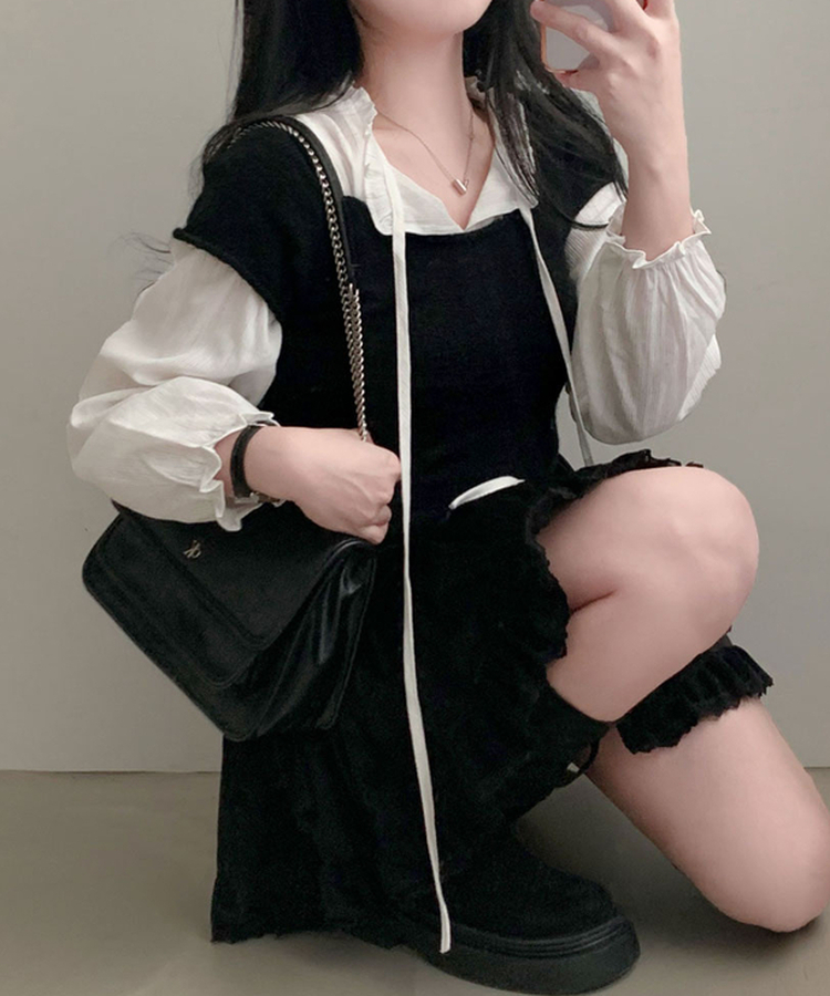 로맨스 롤링 입술넥 원숄더 반팔 니트 블랙