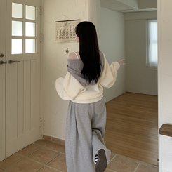 투웨이 펜던트 와펜 루즈핏 배색 니트 후드집업 아이보리