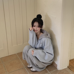 투웨이 펜던트 와펜 루즈핏 배색 니트 후드집업 소라