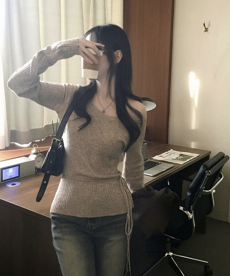 손등덮는 여리핏 오프숄더 끈 세트 골지니트티 베이지