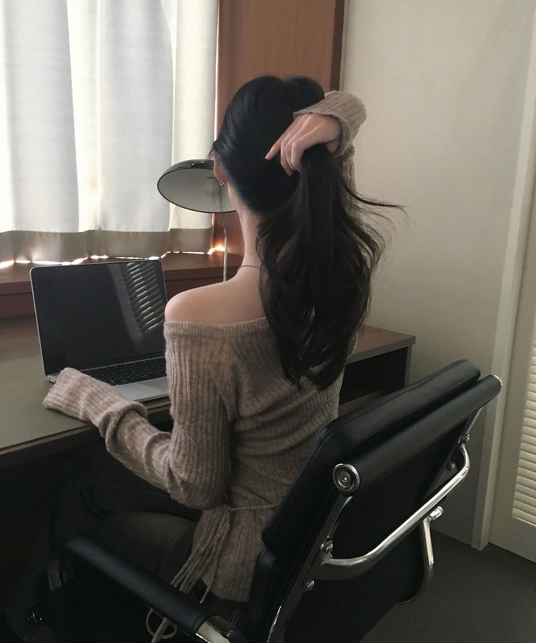 손등덮는 여리핏 오프숄더 끈 세트 골지니트티 베이지