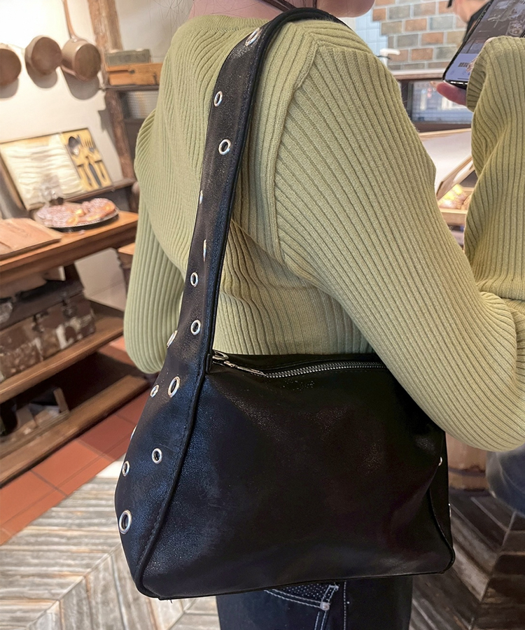 아일렛 레더 숄더백 블랙