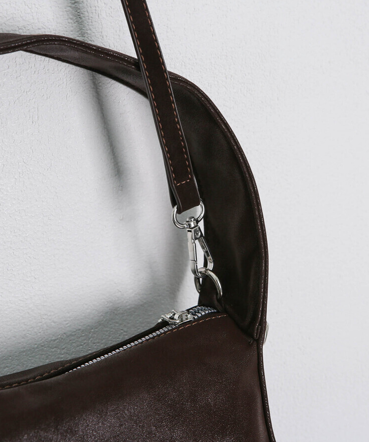 아일렛 레더 숄더백