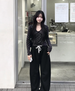 フラワーVネックTシャツ CHARCOAL