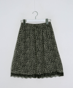 レイヤードドットミディスカート