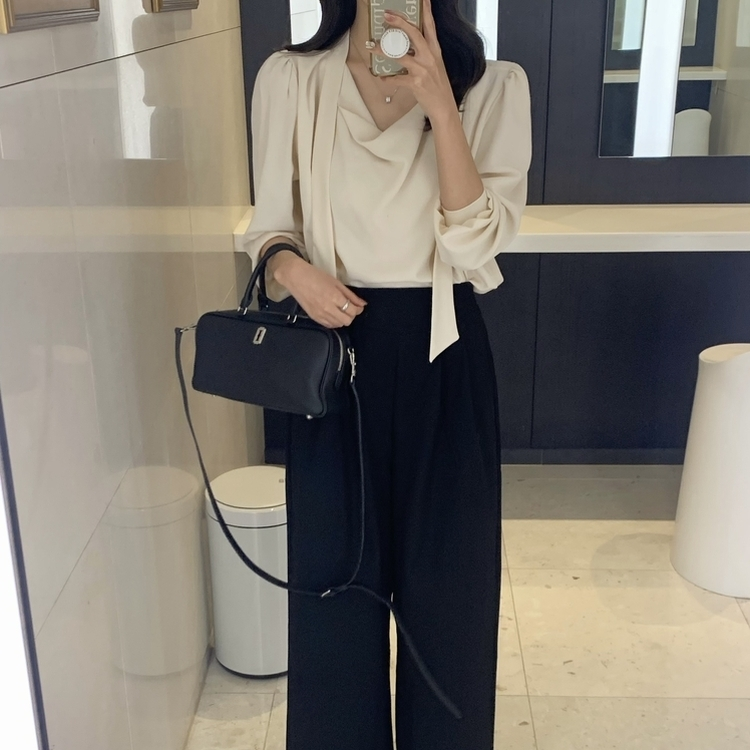 ドレープネックバルーンブラウス CREAM