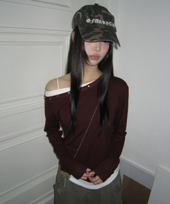 アンバランススタッドワンショルTシャツ(5color) BURGUNDY