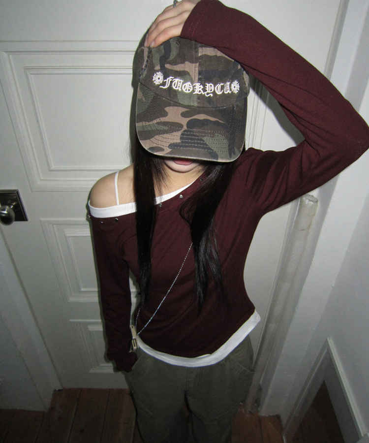 アンバランススタッドワンショルTシャツ(5color) BURGUNDY