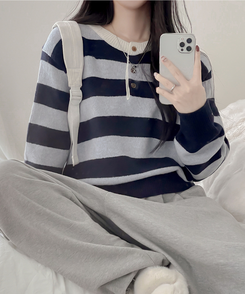 ストライプヘンリーネックニット SKY BLUE