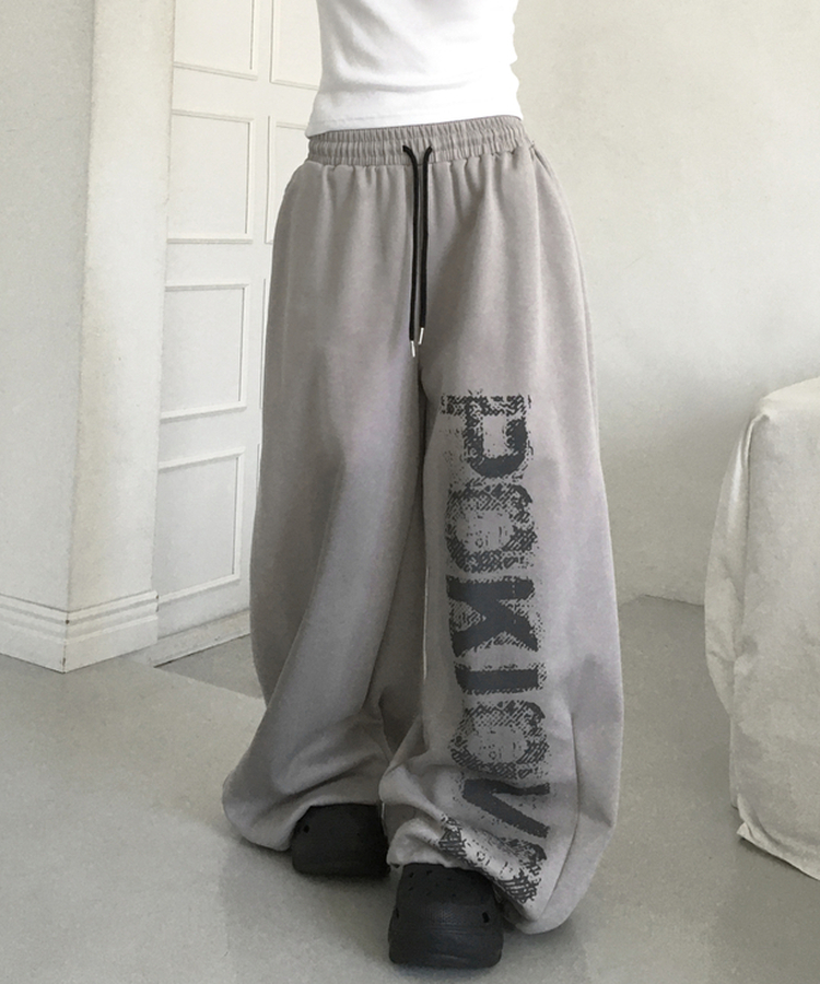 페티 브러쉬 워싱 레터링 스트링 와이드 밴딩 트레이닝 팬츠 그레이