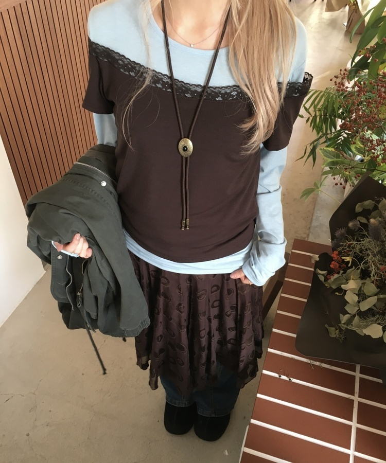 レイヤード風デザイントップス BROWN