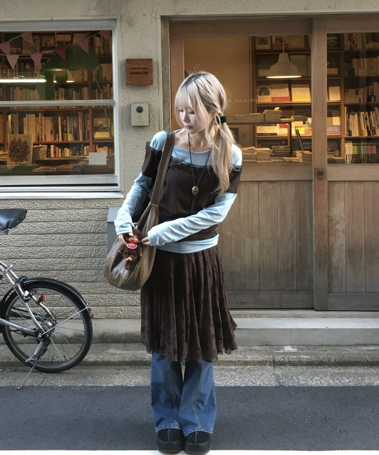レイヤード風デザイントップス BROWN