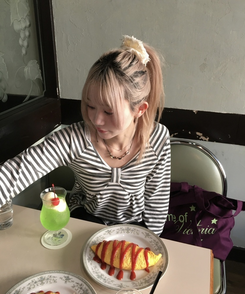 オフショルストライプリボンＴシャツ LIGHT GRAY