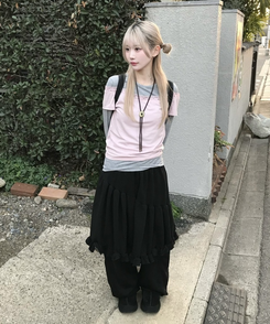 프릴 언밸런스 미디스커트 블랙