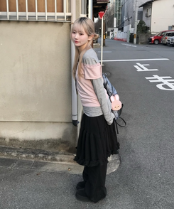 프릴 언밸런스 미디스커트 블랙