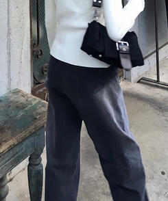 サイドウォッシュストレートデニム BLACK DENIM