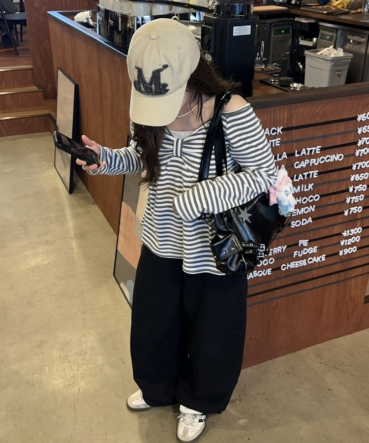 벨트 포인트 숄더백 블랙