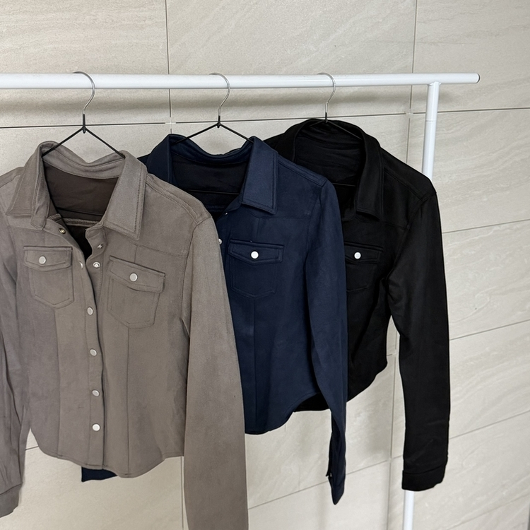 スエードポケットクロップブラウス