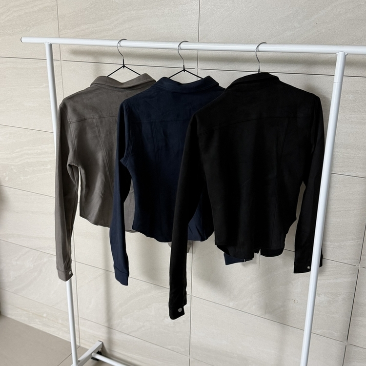 スエードポケットクロップブラウス