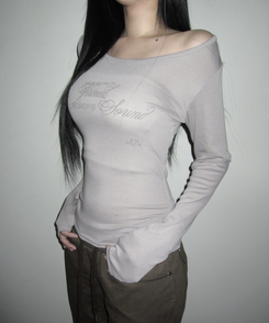 クロイレタリングスリム長袖Tシャツ BEIGE