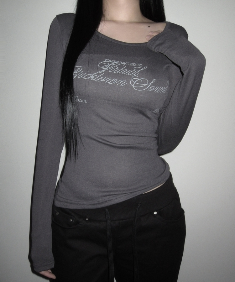 クロイレタリングスリム長袖Tシャツ CHARCOAL