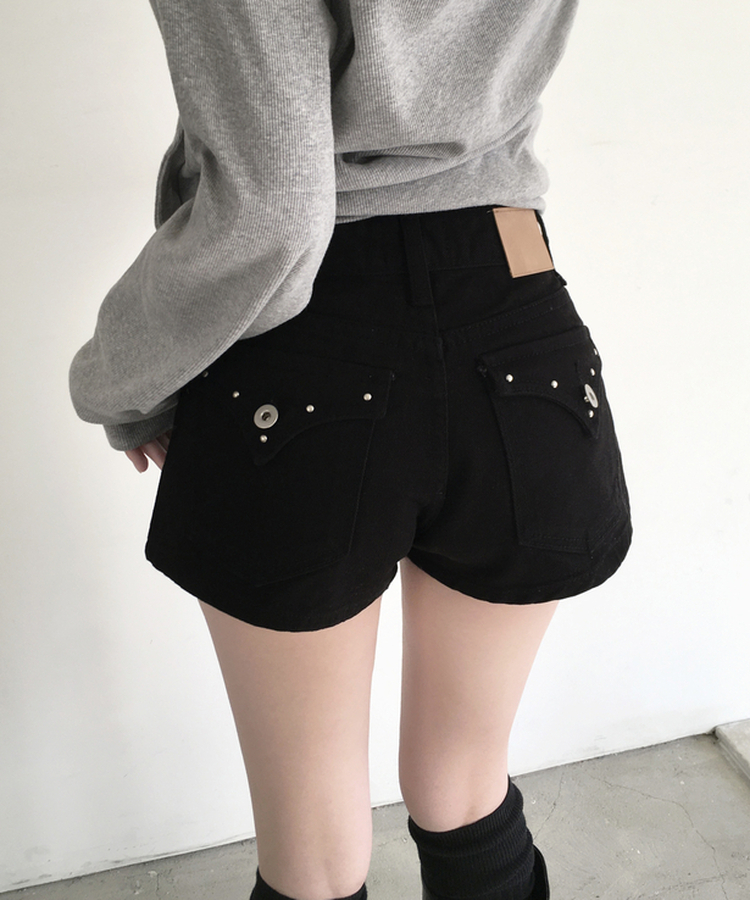 테피 스터드 백포켓 포인트 면 숏 팬츠 블랙