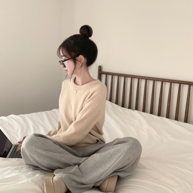 포근 오버핏 겨울 라운드 울 데일리 루즈핏 긴팔 니트 허리잘록 긴팔티 베이지