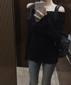 パンチングシースルーオフニット BLACK