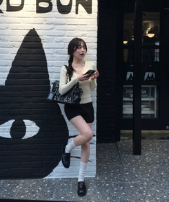 レースレイヤード Vネックニット BEIGE