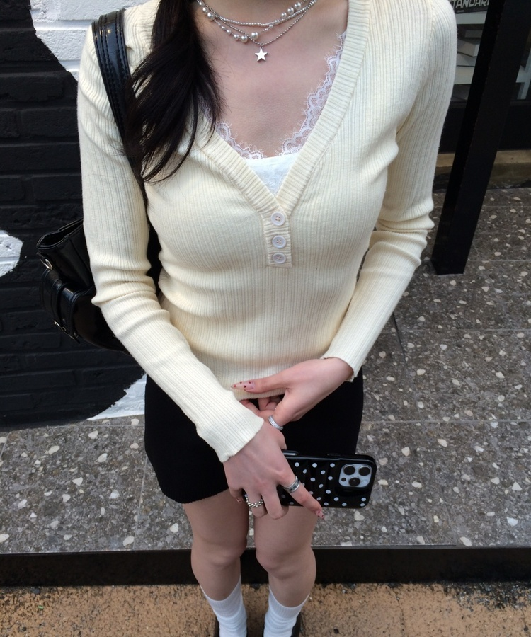 レースレイヤード Vネックニット BEIGE