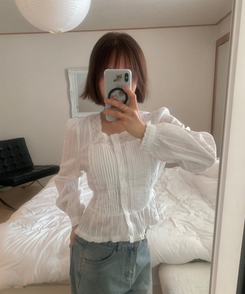 ムードスクエアネックフリルブラウス IVORY