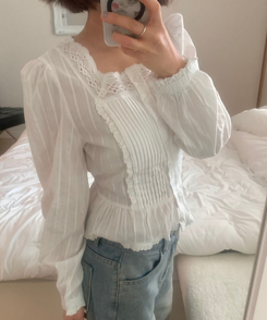 ムードスクエアネックフリルブラウス IVORY