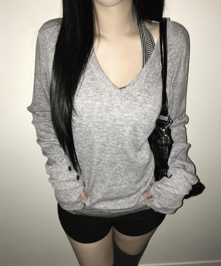 ハンドボタンルーズ長袖Tシャツ(5color) GREY