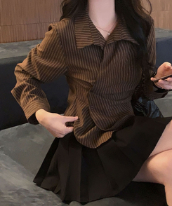 플래시 스웨이드 투버튼 스트라이프 슬림핏 랩 셔츠블라우스 브라운