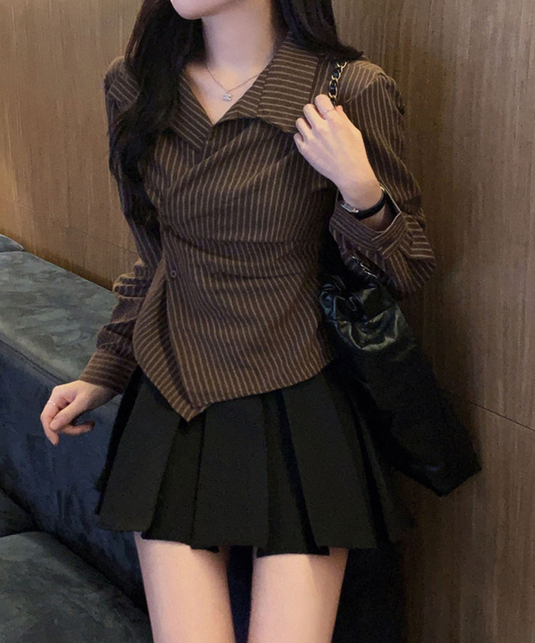 플래시 스웨이드 투버튼 스트라이프 슬림핏 랩 셔츠블라우스 브라운