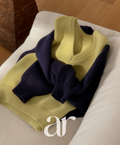 （ラウンドネック＆Vネック／好みに合わせて／9色展開／厚手でふんわり♥）2タイプ 長袖ニットトップス LIGHT OLIVE