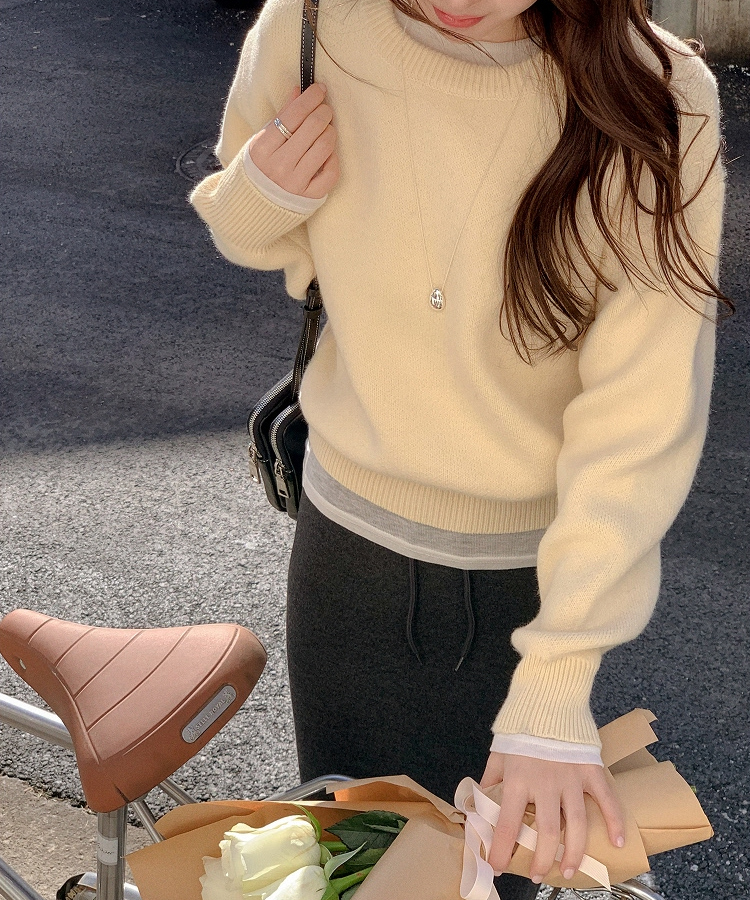 （ラウンドネック＆Vネック／好みに合わせて／9色展開／厚手でふんわり♥）2タイプ 長袖ニットトップス CREAM