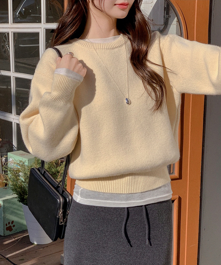 （ラウンドネック＆Vネック／好みに合わせて／9色展開／厚手でふんわり♥）2タイプ 長袖ニットトップス CREAM